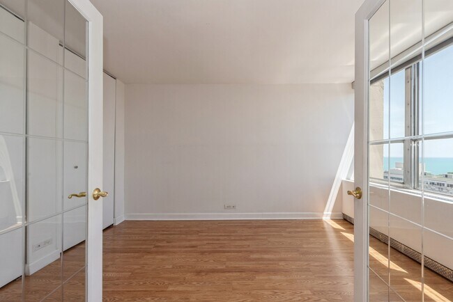 Building Photo - 655 W Irving Park Rd
