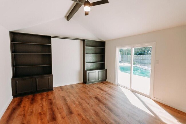 Building Photo - 1505 Windsong Trail