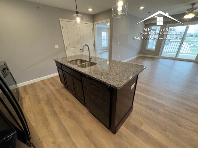 Building Photo - 2610 N Bluff St