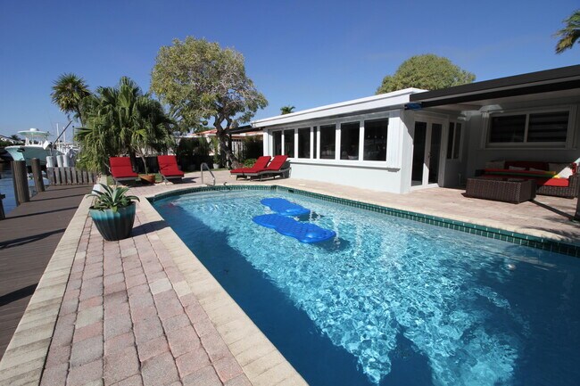 Building Photo - 2548 SE 14th St