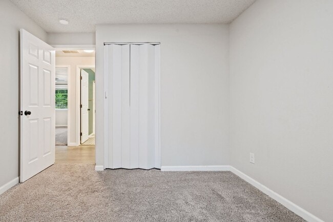 Building Photo - Rambler in Port Orchard with Fenced Yard