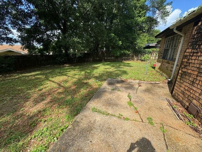 Building Photo - Pensacola - Pinehurst Subdivision - 3 bedr...
