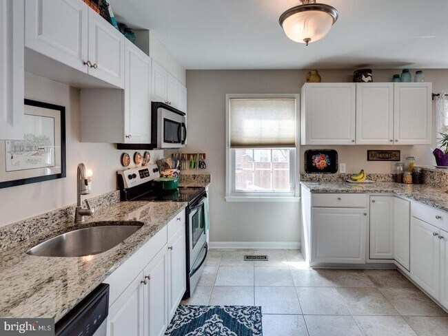 Building Photo - 3975 Wilcoxson Dr