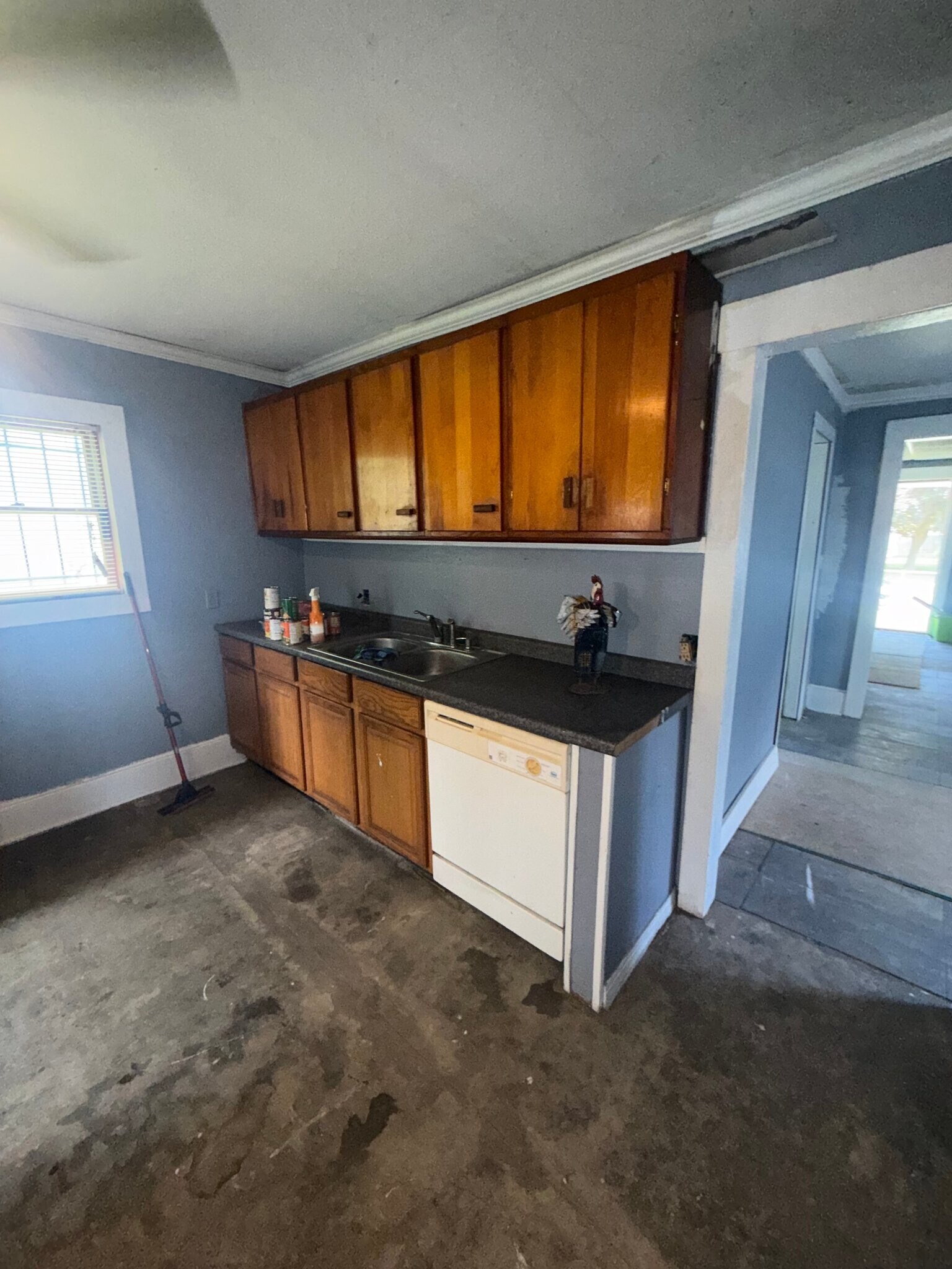 Building Photo - 805 Waldman Ave