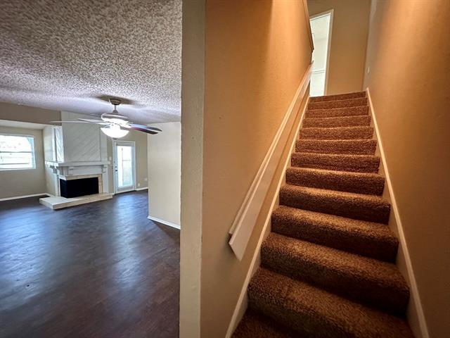 Building Photo - 9696 Walnut St