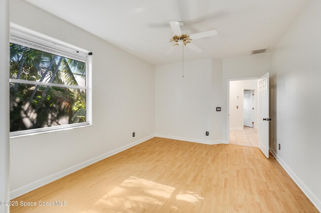 Building Photo - 129 Signature Dr