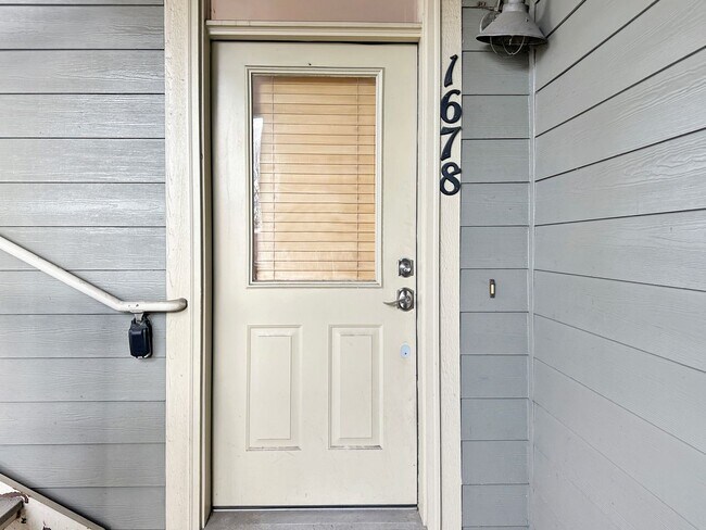 Building Photo - Large 2 bed 2 bath condo for rent near Sloans Lake