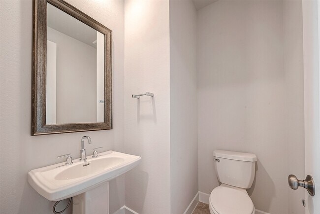 Building Photo - 21711 Emerton Cres Wy