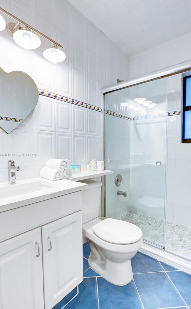 Building Photo - 1910 N Surf Rd