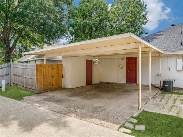 Building Photo - 980 Meadow Cir S