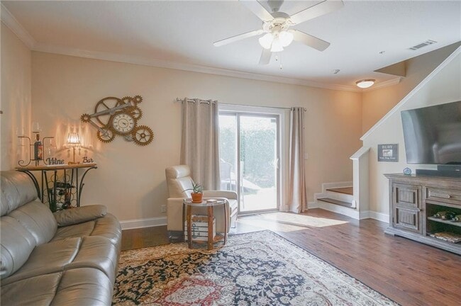 Building Photo - 303 Reserve Ln