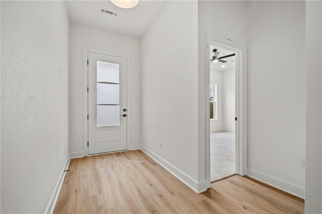 Building Photo - 490 Apollo Dr
