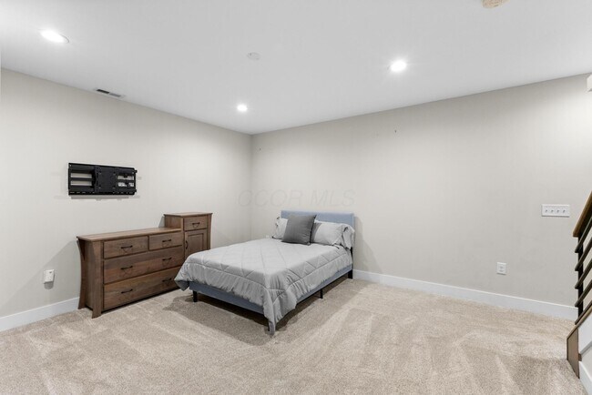 Building Photo - 293 Auden Ave