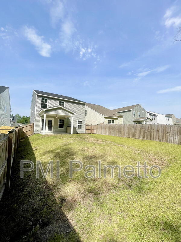 Building Photo - 633 Wooster Dr