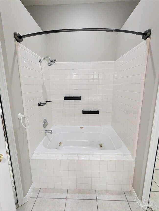 Building Photo - 1909 Southwind Cir