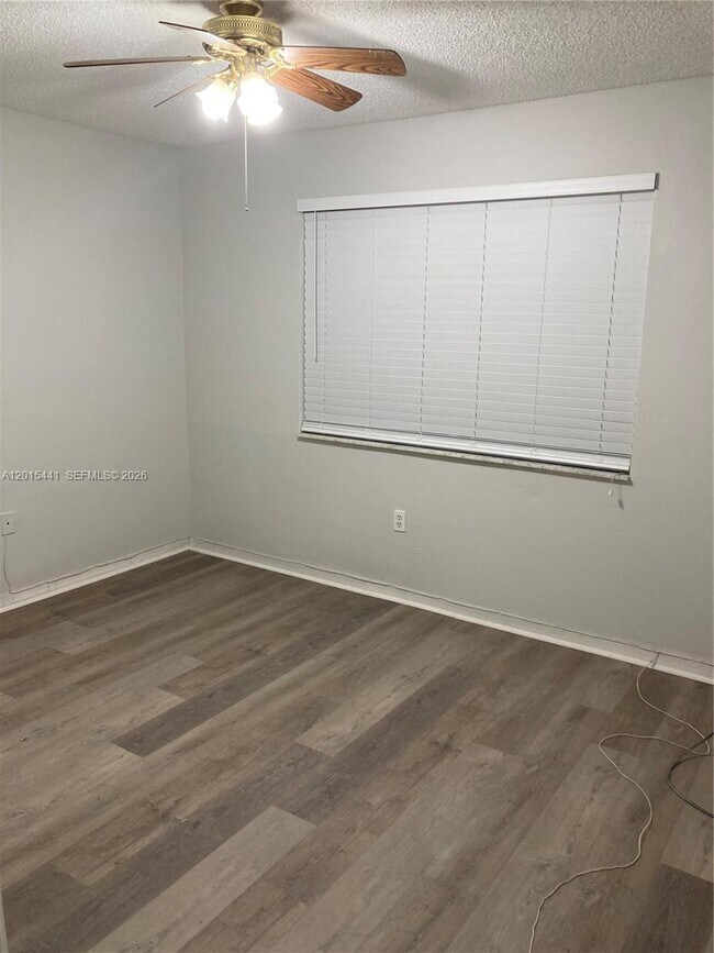 Building Photo - 9470 Tangerine Pl