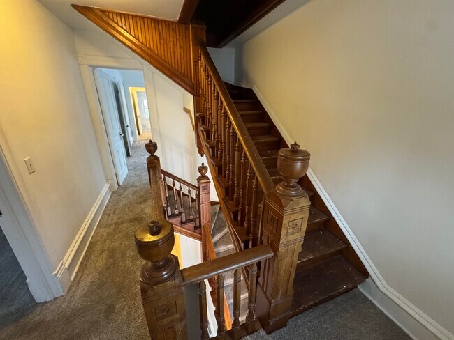 Building Photo - 122 North St