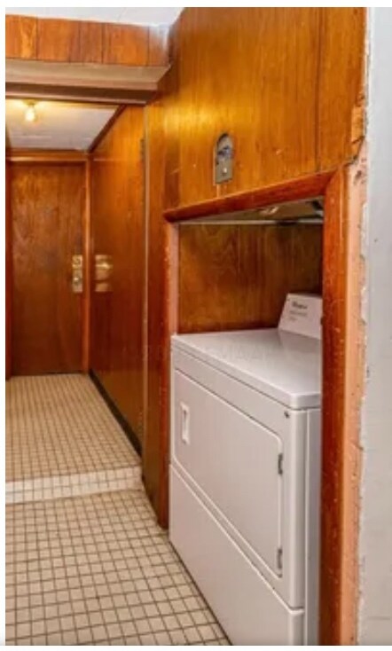 Building Photo - 1221 10th Ave N