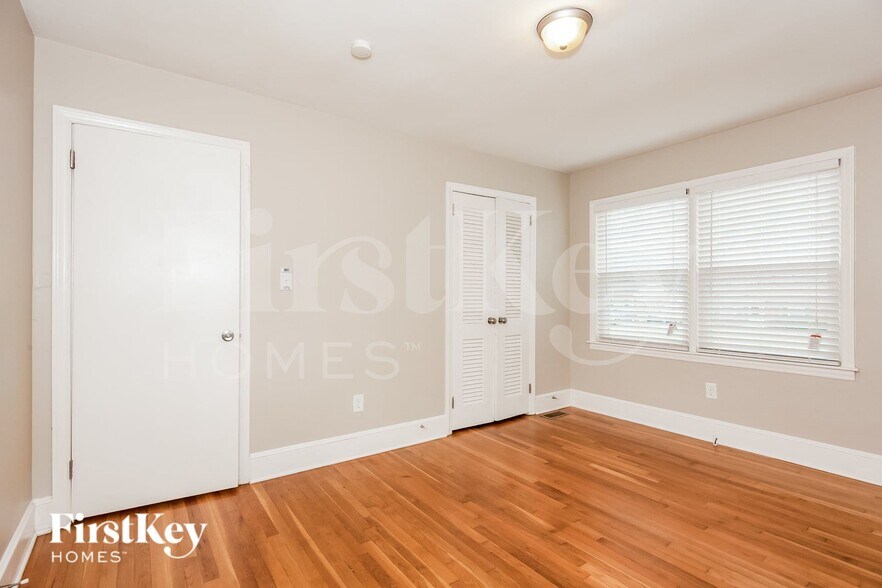 Building Photo - 1421 Waddell St