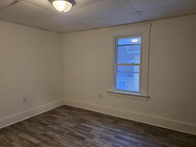 Building Photo - 849 Terra Alta St NE