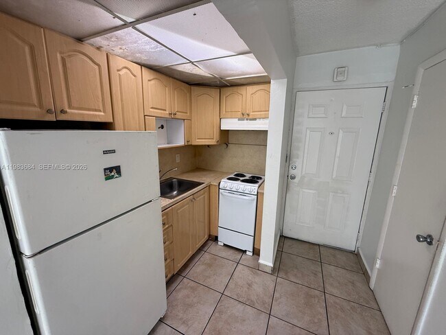 Building Photo - 4370 NW 11th St