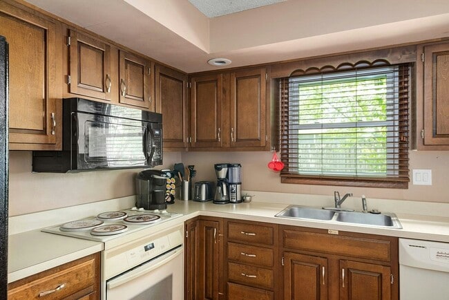 Building Photo - 4108 W Kings Row St