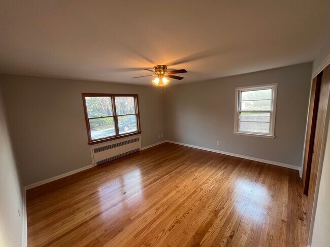 Building Photo - 697 Allwood Rd