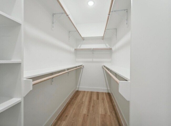 Building Photo - 7416 Maxroy St