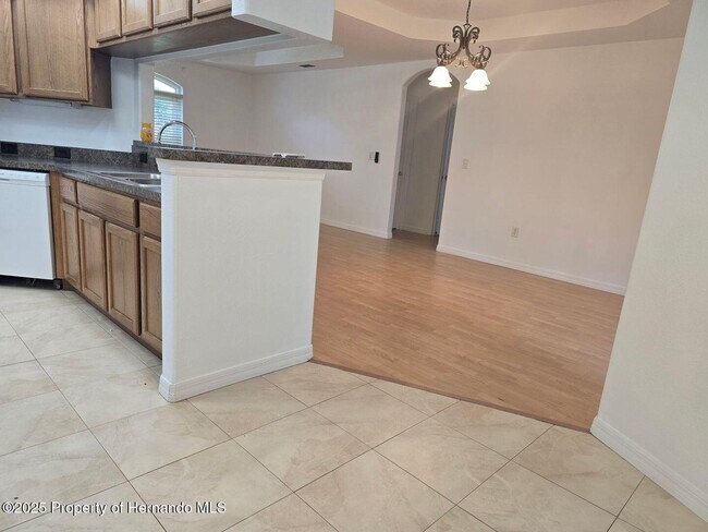 Building Photo - 542 Fairbanks Rd