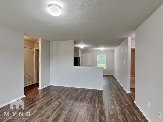 Building Photo - 307 Westwood Dr