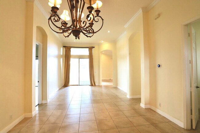 Building Photo - 7458 Via Luria
