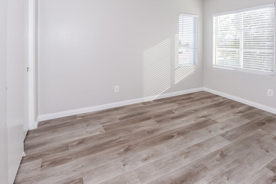 Building Photo - 698 Blooming Sage Ct