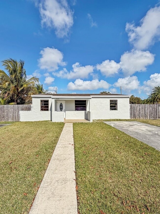 Building Photo - 5245 SW 98th Ct