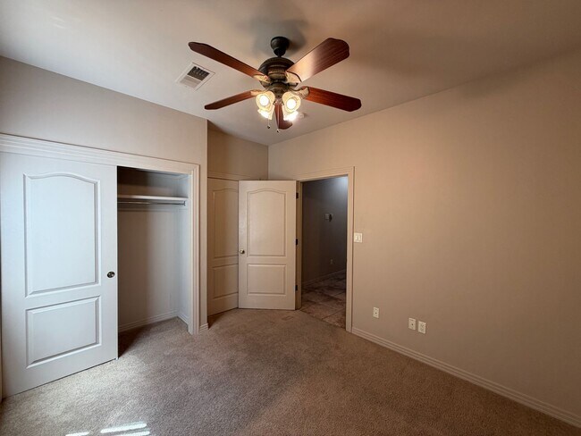 Building Photo - 4 Bedroom Home Plus Office Available Near Eubank Blvd NE & Paseo Del Norte!