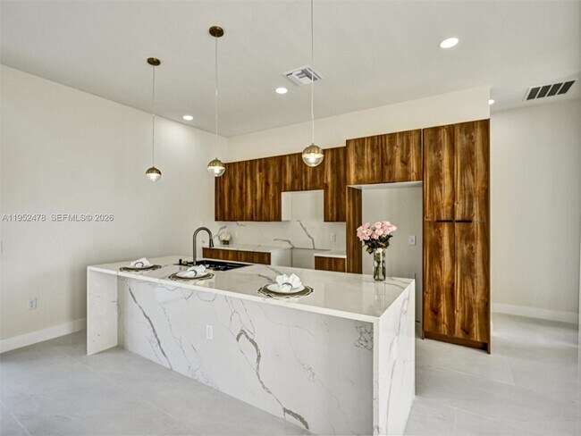 Building Photo - 3510-3521 21st St SW