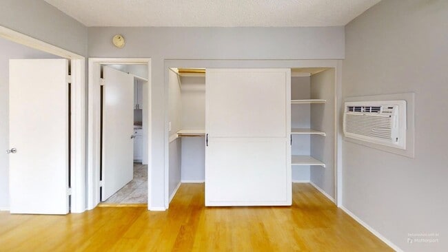 Building Photo - Charming 1 Bed, 1 Bath – Steps from the Or...