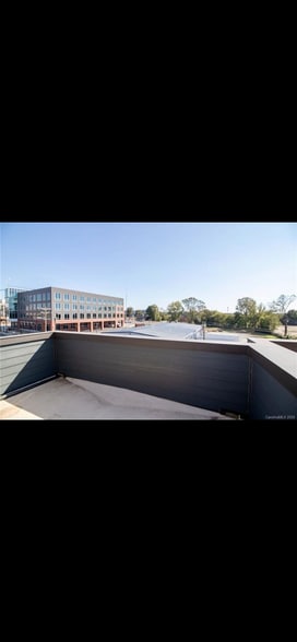 Private Rooftop Terrace - 458 W Tremont Ave