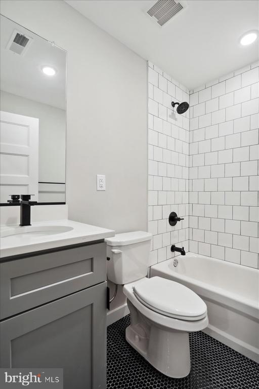 Building Photo - 3519 Hamilton St