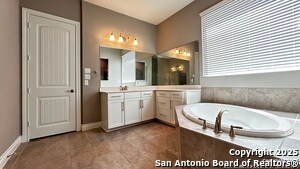Building Photo - 12118 Arroyo Spg