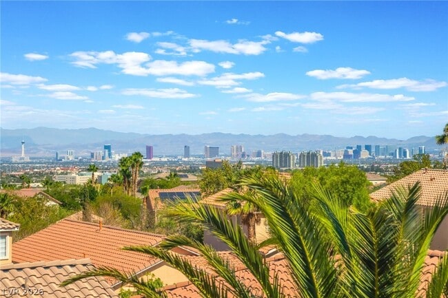 Building Photo - 1300 Swanbrooke Dr