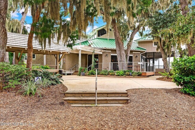 Building Photo - 426 Beachside Pl