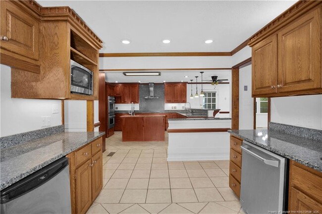 Building Photo - 5704 Kindley Dr