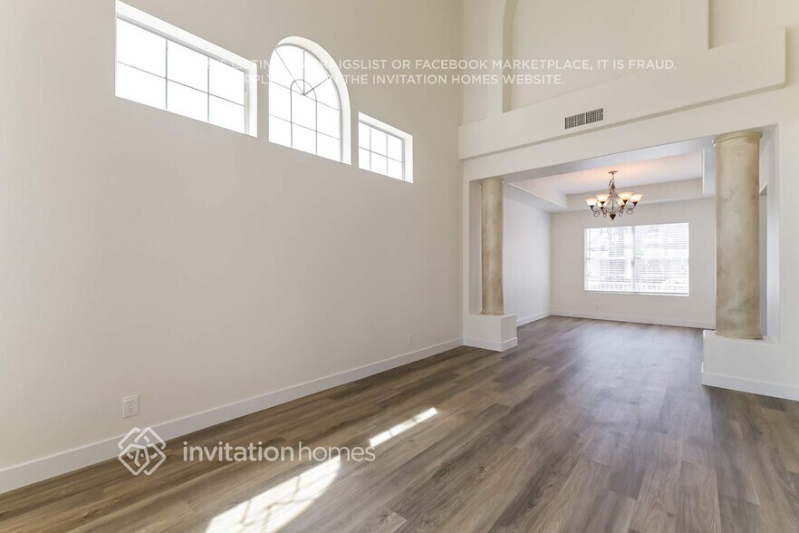 Building Photo - 1321 Sun Copper Dr