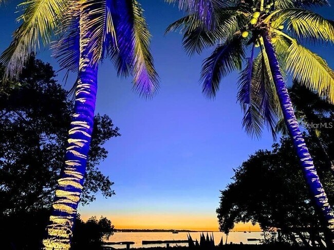 Building Photo - 329 Bernard Ave