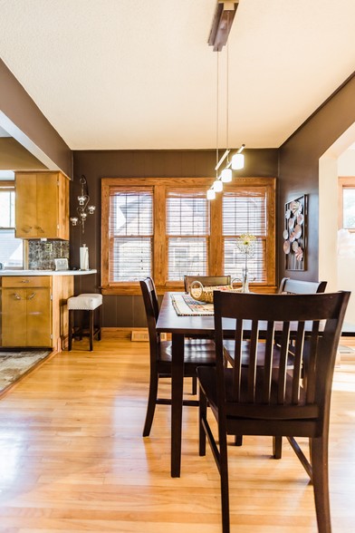 Dining Room - 920 6th Ave SE