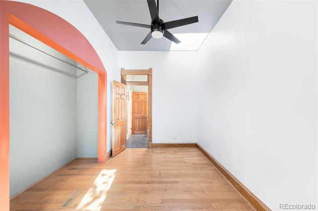 Building Photo - 326 E Dakota Ave