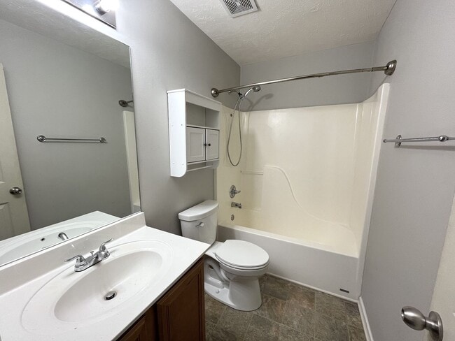 Building Photo - Great townhouse for rent in Murfreesboro!