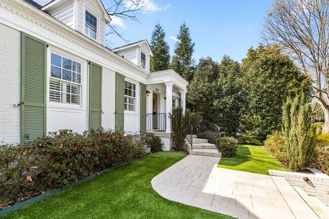 Building Photo - Stunning Irving Park 4 bedroom, 4 bathroom home in Greensboro!