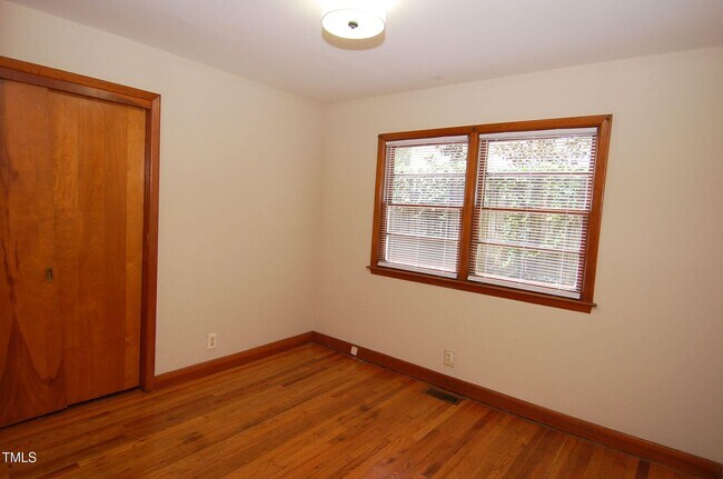 Building Photo - 3206