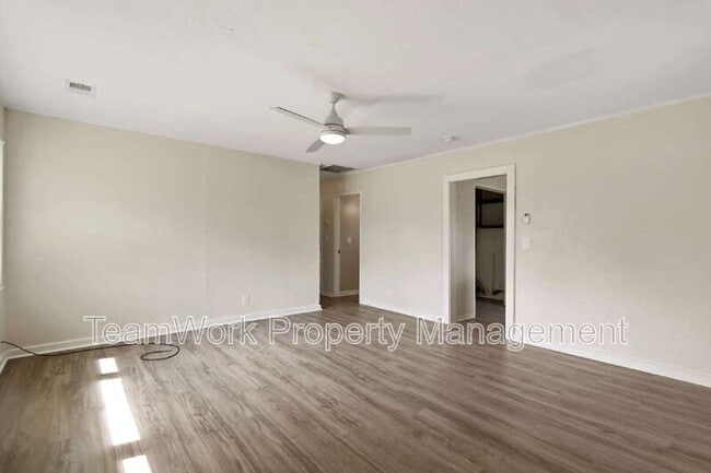 Building Photo - 3116 Matipan Ave